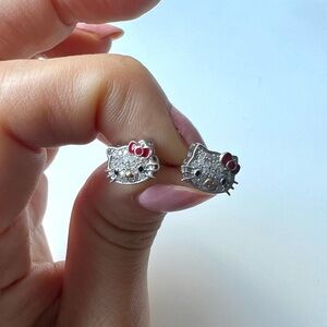 New) Hello Kitty Dia Stud Earrings